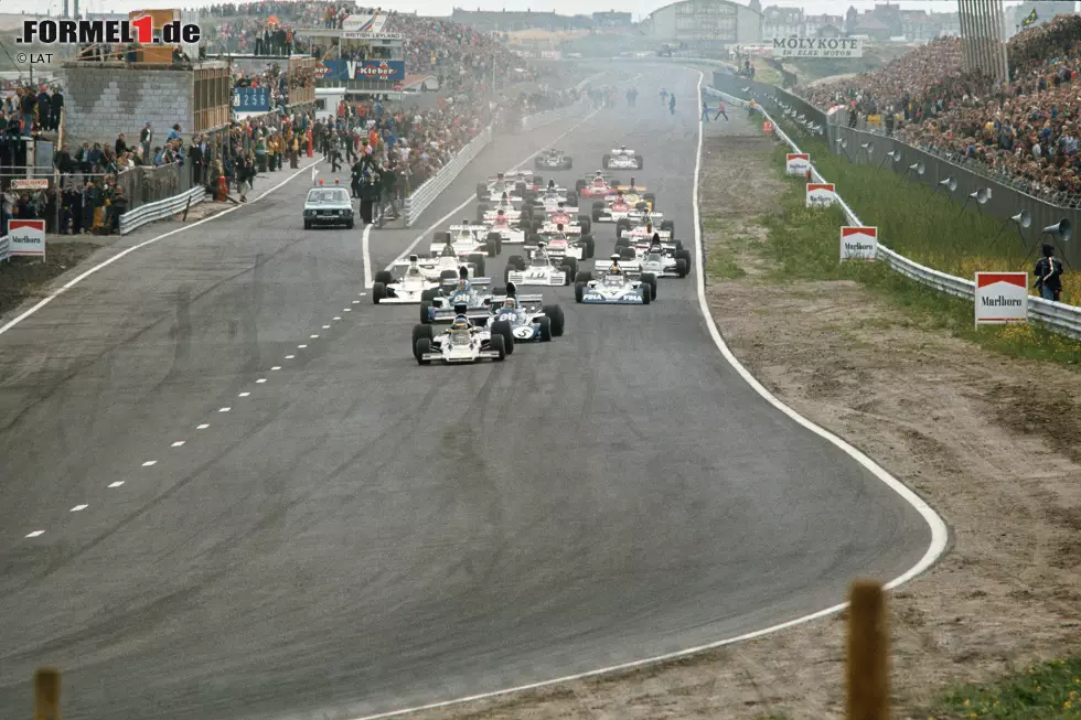 Foto zur News: In diesem Jahr zieht der Hungaroring mit dem niederländischen Zandvoort (Foto) gleich. Die beiden Strecken teilen sich dann den neunten Platz auf der Liste der Strecken, auf denen die Formel 1 am häufigsten zu Gast war. Die Strecke in den Niederlanden steht nicht länger im Kalender. Unmittelbar vor dem Hungaroring liegen Interlagos in Brasilien, das in diesem Jahr zum 33. Mal einen Grand Prix austrägt, und Hockenheim mit 34 Rennen.