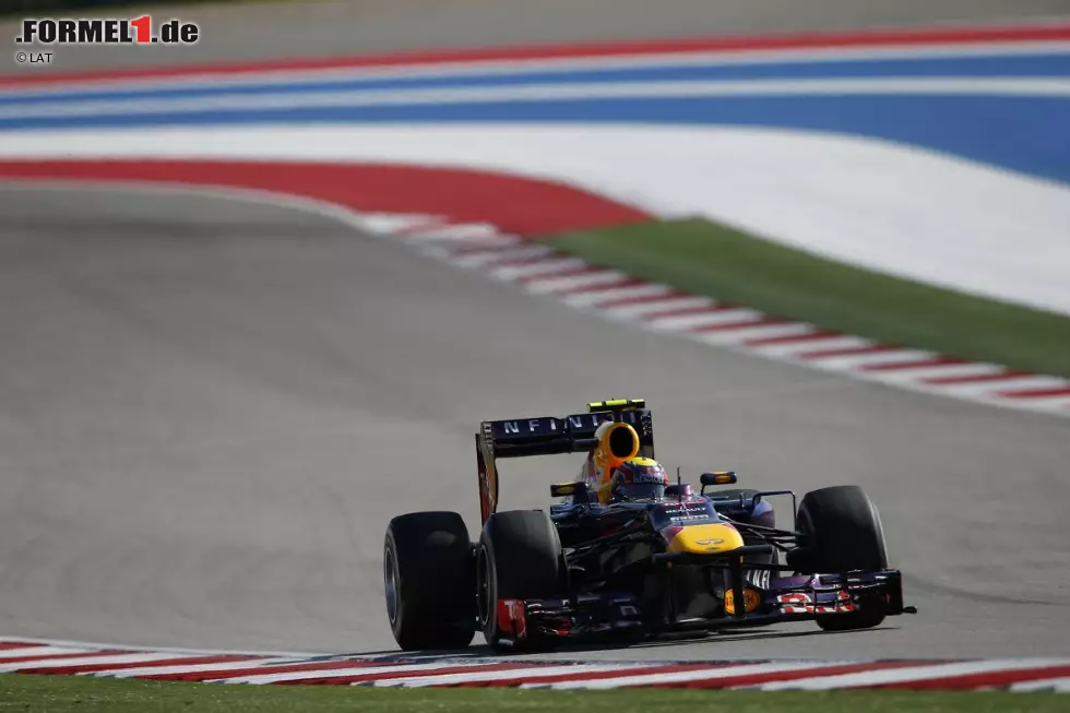 Foto zur News: Einen offiziellen Weltrekord für die Dauer eines Boxenstopps gibt es nicht, doch der Stopp von Red-Bull-Pilot Mark Webber beim Grand Prix der USA 2013 in Austin wird dank einer Standzeit von nur 1,923 Sekunden als der schnellste Stopp der Formel-1-Geschichte angesehen. Die vorherige Bestmarke stammte ebenfalls von Red Bull und Webber: 2,05 Sekunden beim Grand Prix von Malaysia 2013 in Sepang.