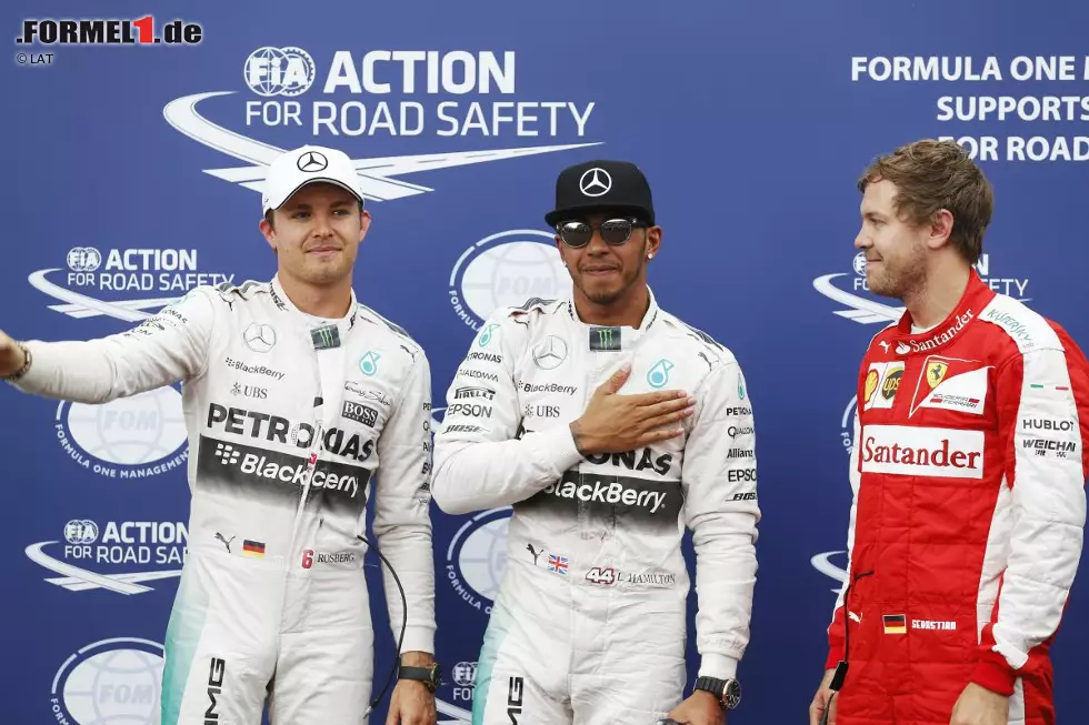 Lewis Hamilton kann beim Grand Prix der USA 2015 seinen dritten WM-Titel unter Dach und Fach bringen. Der Brite hat 66 Punkte Vorsprung auf Sebastian Vettel und 73 Punkte Vorsprung auf Nico Rosberg. Reist Hamilton mit 75 oder mehr Punkten Vorsprung aus Austin ab, ist ihm der Titel nicht mehr zu nehmen. Um dieses Szenario zu erreichen, gibt es mehrere Möglichkeiten. Die elementarste Variante ist, dass Hamilton das Rennen gewinnt und Vettel nicht Zweiter wird. Foto zur News: Lewis Hamilton kann beim Grand Prix der USA 2015 seinen dritten WM-Titel unter Dach und Fach bringen. Der Brite hat 66 Punkte Vorsprung auf Sebastian Vettel und 73 Punkte Vorsprung auf Nico Rosberg. Reist Hamilton mit 75 oder mehr Punkten Vorsprung aus Austin ab, ist ihm der Titel nicht mehr zu nehmen. Um dieses Szenario zu erreichen, gibt es mehrere Möglichkeiten. Die elementarste Variante ist, dass Hamilton das Rennen gewinnt und Vettel nicht Zweiter wird.