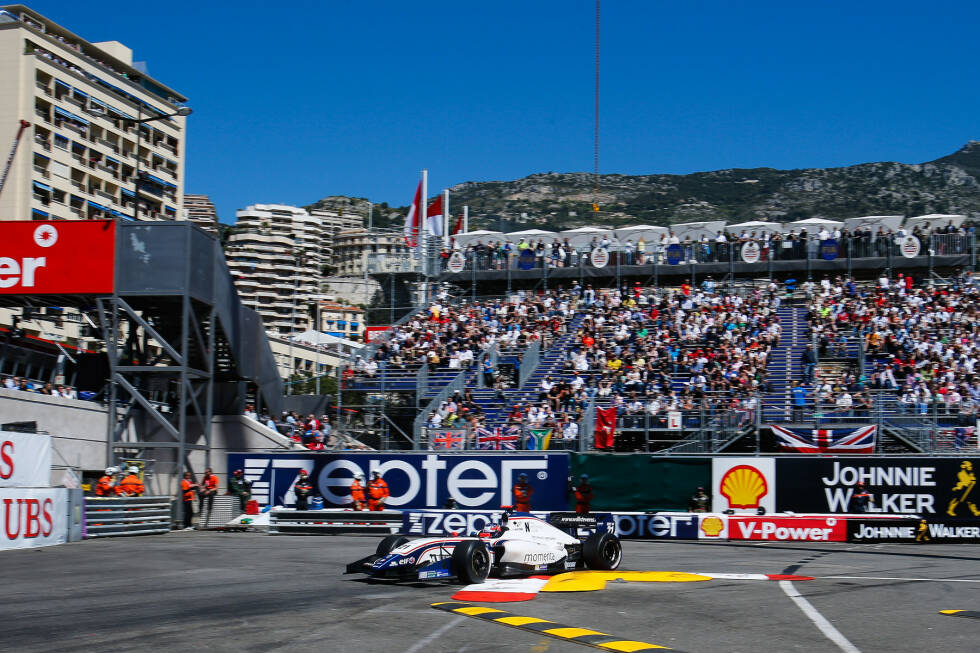 Foto zur News: Nur Max Verstappen (Toro Rosso) ist noch nie in Monaco am Start gewesen. Er hat dort noch keine Runde im Formelauto absolviert. Weil Will Stevens bereits in Abu Dhabi 2014 in der Formel 1 debütiert hat, wird er 2015 nicht als Rookie gewertet. Auch er kennt Monaco noch nicht aus der Formel-1-Perspektive, fuhr von 2012 bis 2014 aber mit der Formel Renault 3.5 in Monte Carlo. Seine Bestleistung ist ein siebter Platz.
