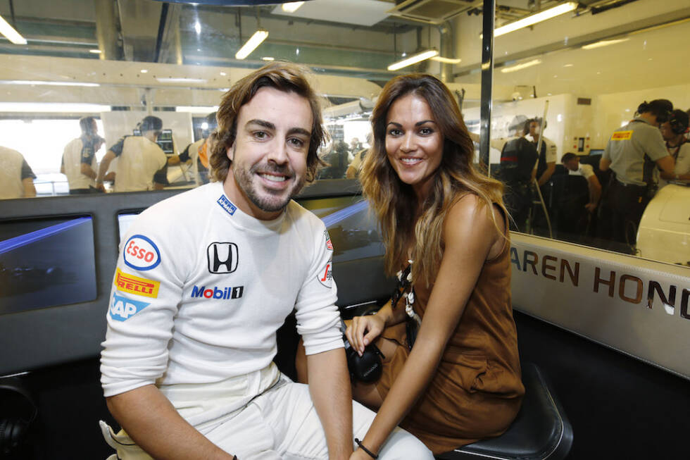 Foto zur News: Fernando Alonso (McLaren) mit Lara Alvarez, der Ex-Freundin des Real-Madrid-Kickers Sergio Ramos...