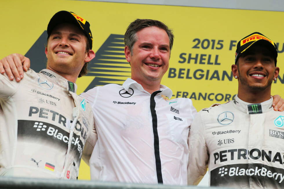 Foto zur News: Noch acht Rennen zu fahren, noch 200 Punkte zu vergeben - und jetzt schon 28 Punkte Vorsprung auf Nico Rosberg: Lewis Hamilton rückt seinem großen Traum, dem dritten WM-Titel (genauso viele hat sein großes Idol Ayrton Senna gewonnen), beim Grand Prix von Belgien einen weiteren Schritt näher.