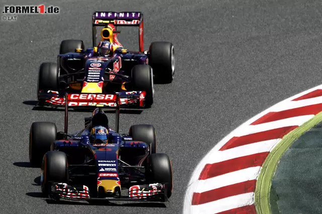 Am Ende doch noch etwas zu jubeln für die 86.700 spanischen Fans: Sainz, der bis dahin ein demütigendes Rennen erlebt hat, schnappt sich in der Schlussphase erst Verstappen und dann Daniil Kwjat, mit dem er in der ersten Kurve leicht kollidiert. Die Rennleitung untersucht, spricht aber keine Strafe aus. Immerhin zwei WM-Punkte. Foto zur News: Am Ende doch noch etwas zu jubeln für die 86.700 spanischen Fans: Sainz, der bis dahin ein demütigendes Rennen erlebt hat, schnappt sich in der Schlussphase erst Verstappen und dann Daniil Kwjat, mit dem er in der ersten Kurve leicht kollidiert. Die Rennleitung untersucht, spricht aber keine Strafe aus. Immerhin zwei WM-Punkte.