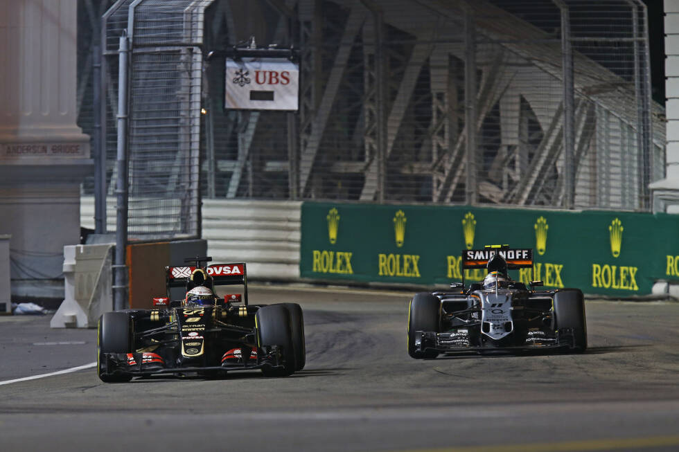Foto zur News: Perez schnappt sich mit einem sehenswerten Überholmanöver Romain Grosjean und ist nun Neunter.