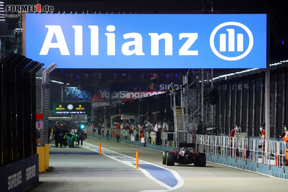 Den nächsten Doppelausfall setzt es für McLaren. Besonders bitter: Ohne die Getriebeschäden wären diesmal wahrscheinlich WM-Punkte möglich gewesen. Foto zur News: Den nächsten Doppelausfall setzt es für McLaren. Besonders bitter: Ohne die Getriebeschäden wären diesmal wahrscheinlich WM-Punkte möglich gewesen.