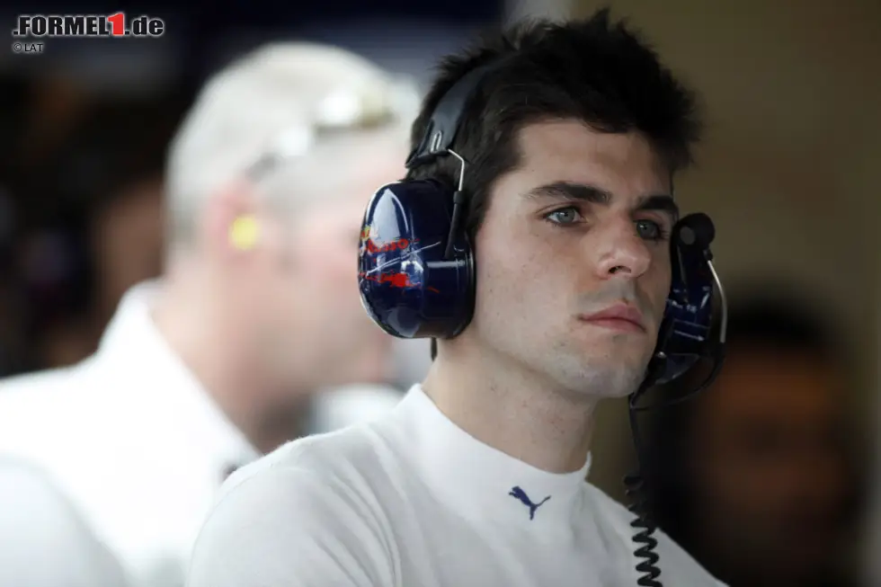 Foto zur News: #6: Jaime Alguersuari. Der bis zum Saisonstart 2015 amtierende Früheste der Früheinsteiger ist bei seinem ersten Formel-1-Rennen 2009 in Ungarn genau 19 Jahre und 125 Tage alt. Jaime Alguersuari steigt bei Toro Rosso Mitte der Saison als Ersatz für Sebastien Bourdais ein. Mit 21 Jahren und 249 Tagen ist seine Königsklassen-Karriere allerdings schon wieder vorbei. Nach nur zweieinhalb eher mäßig erfolgreichen Saisons muss er sein Cockpit räumen. Nach einer Saison in der Formel E beendet er im Alter von nur 25 Jahren seine Karriere, um sich seinem Hobby als DJ zu widmen.