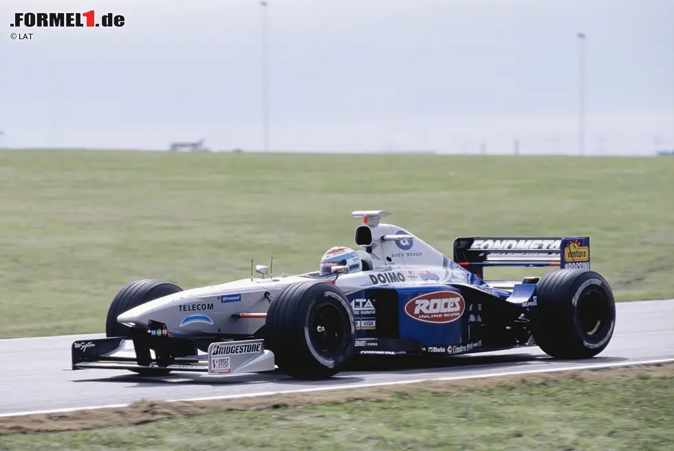 Foto zur News: #9: Esteban Tuero. Sein Formel-1-Ausflug ist weniger erfolgreich. Der Argentinier fährt 1998 für eine Saison im Minardi, fällt dabei aber bei zwölf von 16 Rennen aus und erzielt mit Platz acht beim Grand Prix von San Marino sein bestes Ergebnis. Bei seinem ersten Rennen ist er 19 Jahre und 320 Tage alt. Nach seiner Königsklassen-Erfahrung versucht sich der Argentinier noch im Tourenwagensport, erregt jedoch keine Aufmerksamkeit mehr.