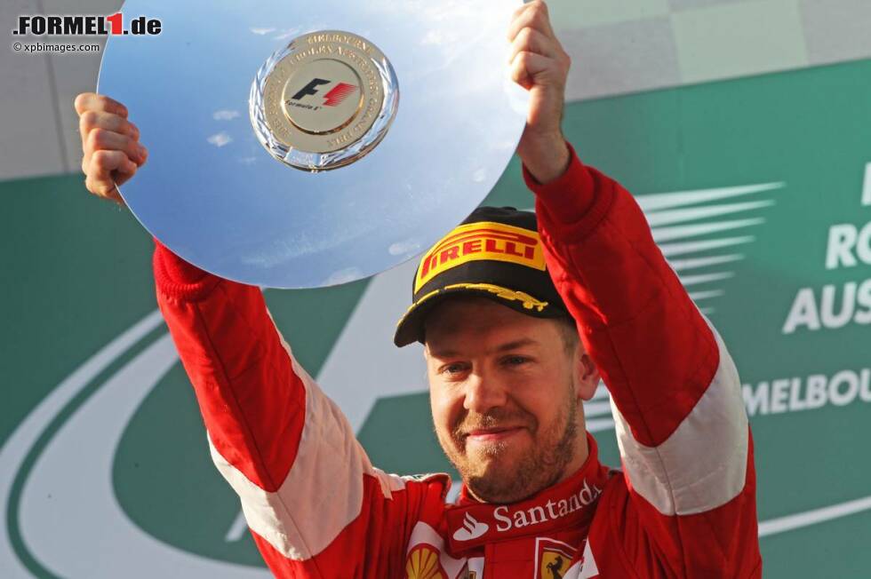 Foto zur News: Platz 9: Sebastian Vettel (Ferrari) hat sich seine vier WM-Titel mit Red Bull finanziell vergolden lassen. Sein Vermögen wird mit 42 Millionen Euro angegeben. Der Heppenheimer hat reichlich Trophäen im Schrank und noch mehr Geld auf der hohen Kante.