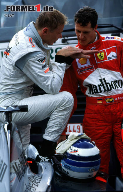 Foto zur News: Vor allem in Deutschland ist Mika Häkkinen als großer Rivale von Michael Schumacher bekannt. Doch ehe die beiden um die WM kämpften und der Finne zwei Titel holte, musste er in seiner Karriere viel Geduld aufbringen. Und einige Rückschläge überstehen.