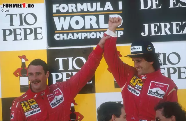 Mansell ist der nächste Teamkollege, der mit Prost seinen Spaß hat, inklusive der Abschaffung englischer Sprache in Teammeetings. Der Brite ist entnervt und bezeichnet die Zeit an der Seite des ehrgeizigen Prost als "die Hölle". Doch Prost schießt sich mit öffentlicher Kritik am Team ein Eigentor und muss selbst die Koffer packen: Er legt ein Sabbatjahr ein... Foto zur News: Mansell ist der nächste Teamkollege, der mit Prost seinen Spaß hat, inklusive der Abschaffung englischer Sprache in Teammeetings. Der Brite ist entnervt und bezeichnet die Zeit an der Seite des ehrgeizigen Prost als "die Hölle". Doch Prost schießt sich mit öffentlicher Kritik am Team ein Eigentor und muss selbst die Koffer packen: Er legt ein Sabbatjahr ein...