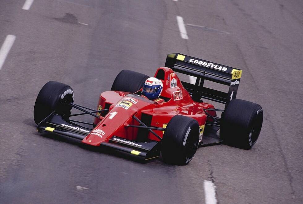 Foto zur News: 1990 schließt er sich Ferrari an und wird auf Anhieb Vizeweltmeister, doch die Fehde mit dem alten Rivalen ist längst nicht beendet...