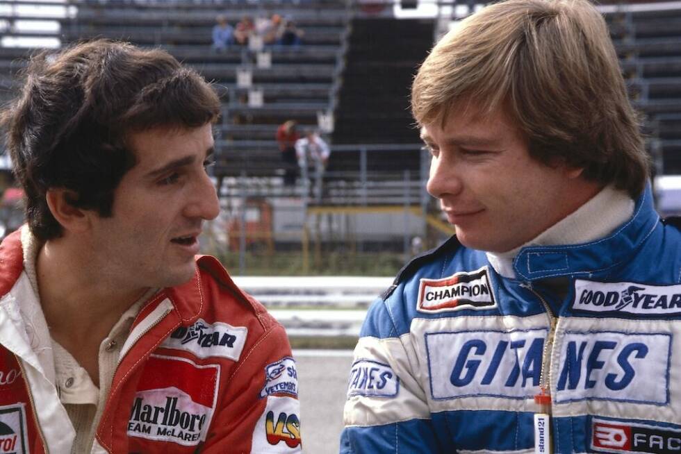 Foto zur News: Die Hoffnungen der Franzosen ruhen jedoch weiter auf Prost (hier im Gespräch mit Landsmann Didier Pironi). Schon 1981 sehen sie ihren Shootingstar auch in einem französischen Auto...