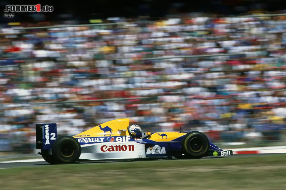 ...und kommt mit Williams 1993 stärker als jemals zuvor zurück. Eine "Anti-Senna-Klausel" in seinem Arbeitsvertrag hat zuvor für eine neue Episode im ewigen Scharmützel der beiden Superstars gesorgt, doch im mit Computern und Technik vollgestopften Wunderauto aus der Feder Adrian Neweys ist gegen Prost kein Kraut gewachsen. Foto zur News: ...und kommt mit Williams 1993 stärker als jemals zuvor zurück. Eine "Anti-Senna-Klausel" in seinem Arbeitsvertrag hat zuvor für eine neue Episode im ewigen Scharmützel der beiden Superstars gesorgt, doch im mit Computern und Technik vollgestopften Wunderauto aus der Feder Adrian Neweys ist gegen Prost kein Kraut gewachsen.