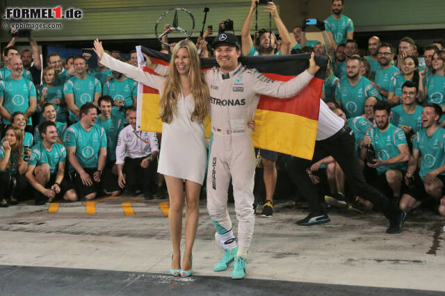 Foto zur News: Die Krönung einer großartigen Laufbahn: Nico Rosberg lässt sich als Formel-1-Weltmeister feiern, kurz darauf beendet er seine Karriere. Wir blicken zurück auf die Anfangstage eines Champions.