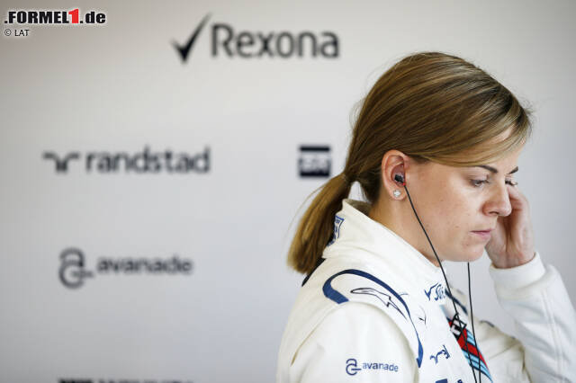 Susie Wolff hängt ihren Helm an den Nagel. Die 32-jährige Schottin gibt für das Saisonende 2015 ihren Rücktritt vom aktiven Motorsport bekannt. Lange Zeit galt Wolff als heißeste Kandidatin für eine weibliche Pilotin in der Formel 1, doch die letzte Hürde zur Stammpilot zu nehmen, gelang ihr nicht. Wir zeigen euch die spannende Karriere von Susie Wolff in unserer Fotostrecke.