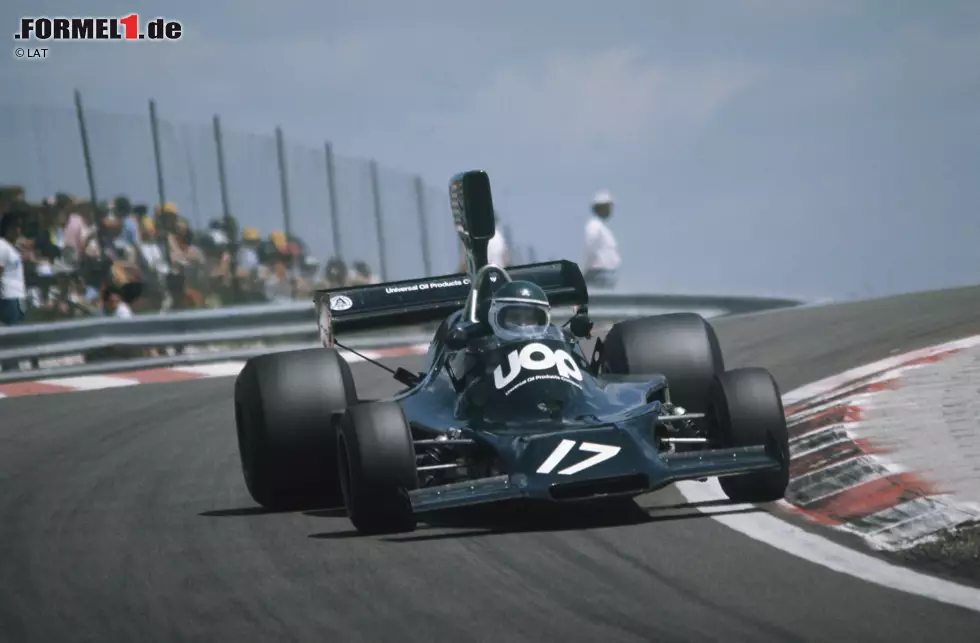Foto zur News: In den ersten Jahren seiner Formel-1-Karriere, auf March- und Shadow-Autos, galt Jean-Pierre Jarier als vielversprechendes Talent, doch mit fortschreitendem Alter büßte er an Reputation ein. In späteren Jahren genoss er einen fragwürdigen Ruf als besonders schwierig zu überrundender Fahrer, und musste dafür auch teilweise scharfe Kritik einstecken. Nach seiner Karriere wirkte er als Stuntman im Hollywood-Film "Ronin" von Regisseur John Frankenheimer mit.