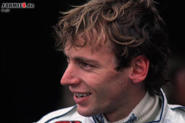 Foto zur News: Viele Pilotenkollegen hielten Stefan Bellof für den schnellsten Autorennfahrer seiner Generation. Dennoch fand der Sportwagen-Weltmeister von 1984, der im Porsche 956 auf sämtlichen prestigeträchtigen Rennstrecken siegte, nie einen verdienten Platz in den Formel-1-Annalen. 20 Starts in einem unterlegenen Tyrrell waren nicht genug, um zu zeigen, welches Können in dem mit 27 Jahren verunfallten Megatalent Bellof steckte. Doch der Hesse ist nicht der einzige Pilot der Geschichte, für den ein früher Tod eine große Karriere im Keim erstickte...