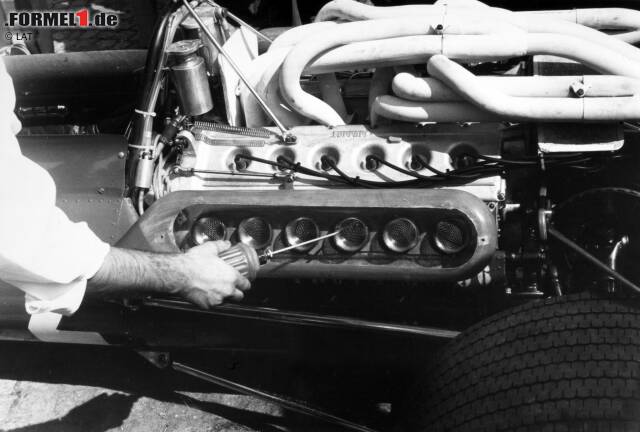 Foto zur News: Von 1950 bis 1995 kommen in der Formel 1 Motoren mit zwölf Zylindern zum Einsatz, sowohl in V-Form als auch in Reihenbauweise. Viermal reicht es zum Gewinn der Fahrer-WM. Wir zeigen die Meilensteine des spekatkulärsten Antriebs, den die Königsklasse erlebt hat.