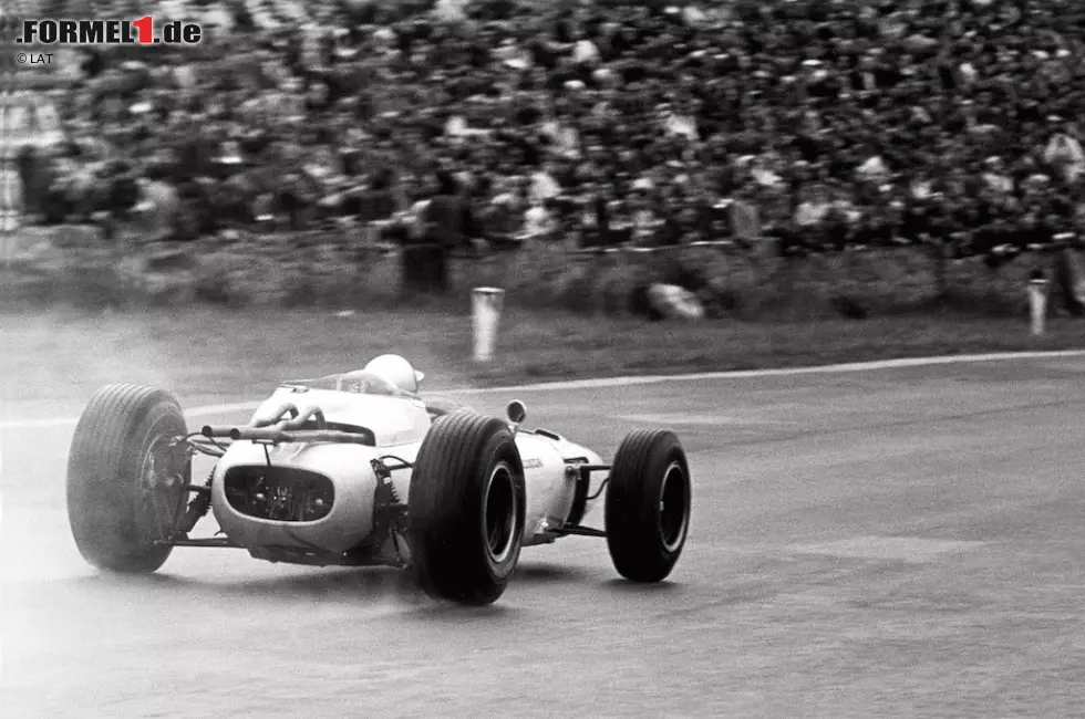 Foto zur News: 1965: Der Honda RA272 von Richie Ginther, der erste Honda-Rennsieger mit zwölf Zylindern.