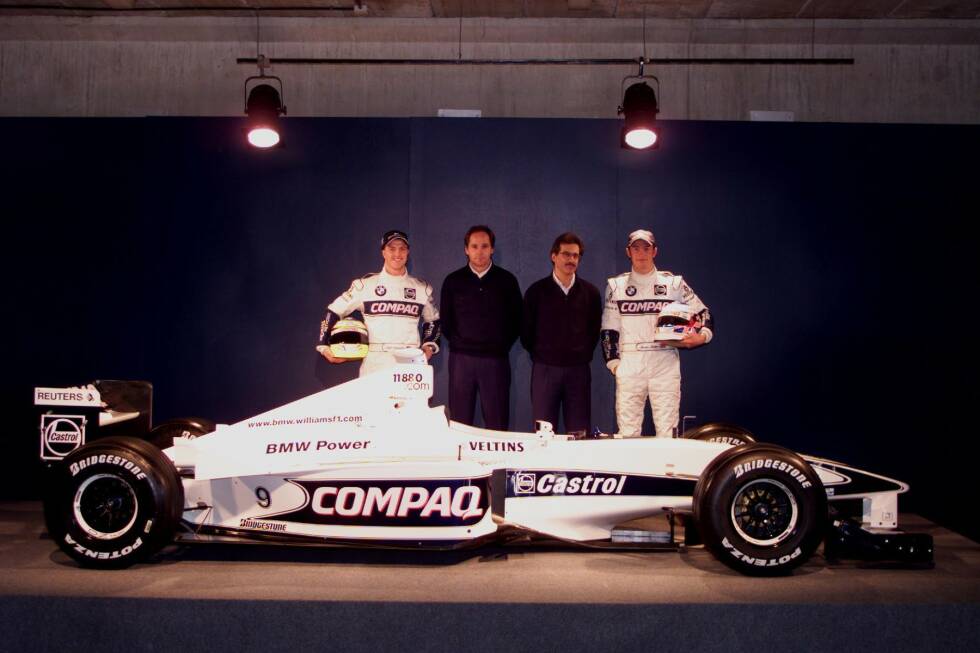 Foto zur News: 2000: BMW steigt ein bei Williams, damit ändert sich auch die Farbgebung der Boliden, die ab sofort mehrheitlich Weiß und Blau sind. Ralf Schumacher und der junge Jenson Button sitzen in den Cockpits der beiden FW22, die in Barcelona vorgestellt werden.