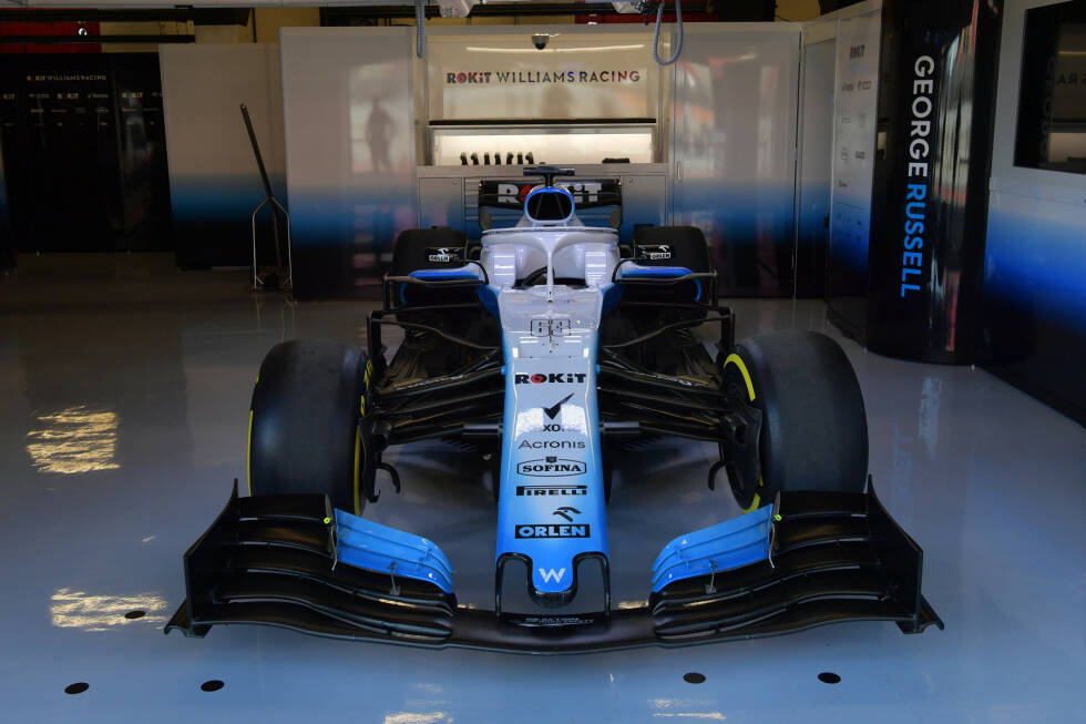 Foto zur News: 2019 ist Williams das letzte Team, das seinen neuen Renner vorstellt. Pikant: Der Wagen wurde nicht rechtzeitig für die ersten Testfahrten fertig. Williams startet mit Verspätung in die Saison 2019, der FW42 beschert George Russell und Robert Kubica eine schwierige Saison.