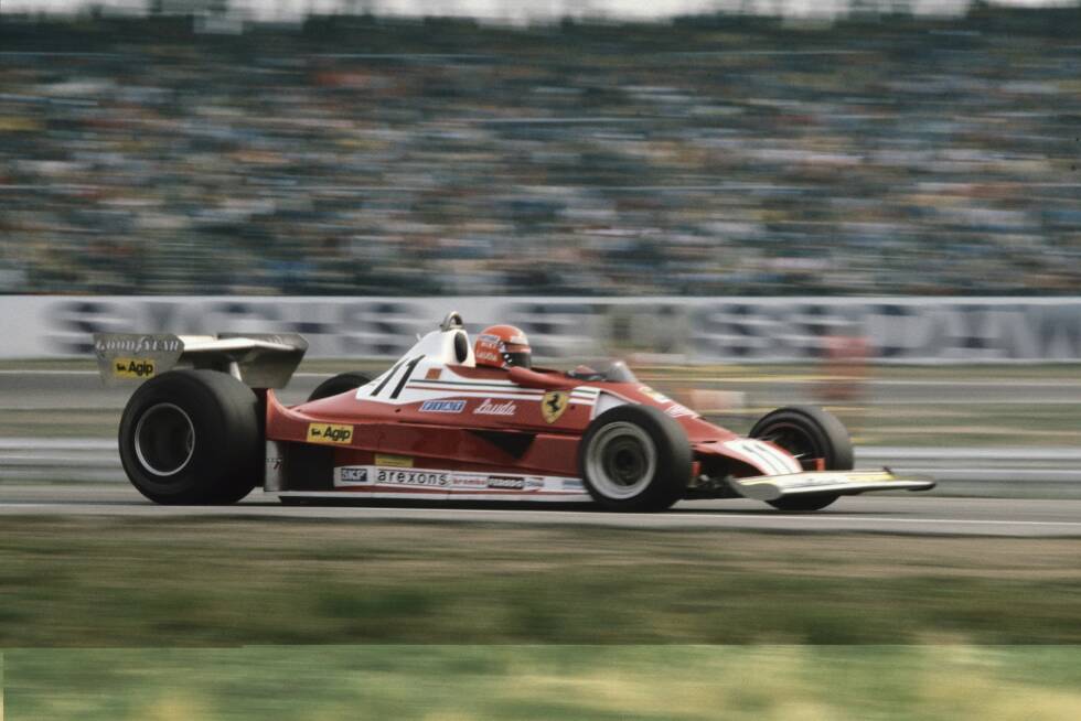 Foto zur News: 1977 schlägt Lauda mit dem 312T2 zurück und wird zum zweiten Mal Weltmeister. Aufgrund seines zerrütteten Verhältnisses zu Enzo Ferrari verzichtet der Österreicher auf die letzten beiden Saisonrennen.