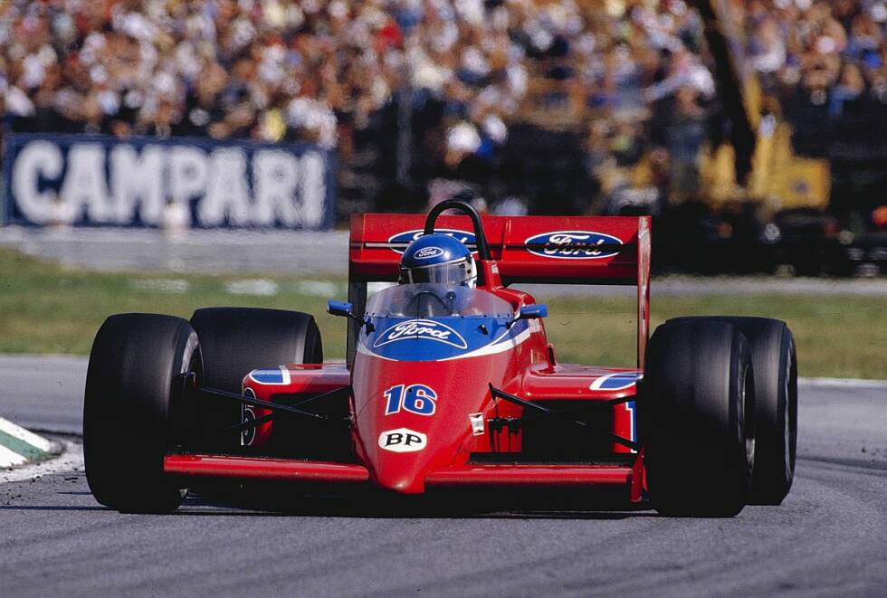 Foto zur News: Zeltweg 1986 ist der Höhepunkt für Haas. Jones und Tambay kommen mit zwei Runden Rückstand als Vierter und Fünfter ins Ziel. Es sind die ersten WM-Punkte für den Rennstall. Beim nächsten Rennen in Monza sammelt Jones als Sechster den nächsten Punkt.