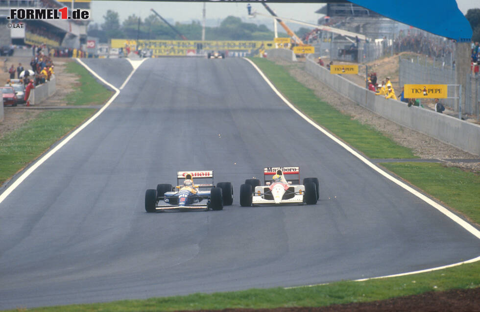 Foto zur News: Dieses Überholmanöver von Nigel Mansell an Ayrton Senna ist in die Geschichte eingegangen. Es war das Jahr 1991. Damals wurde der Circuit de Barcelona-Catalunya eröffnet und ist seither ein Fixpunkt im Kalender.