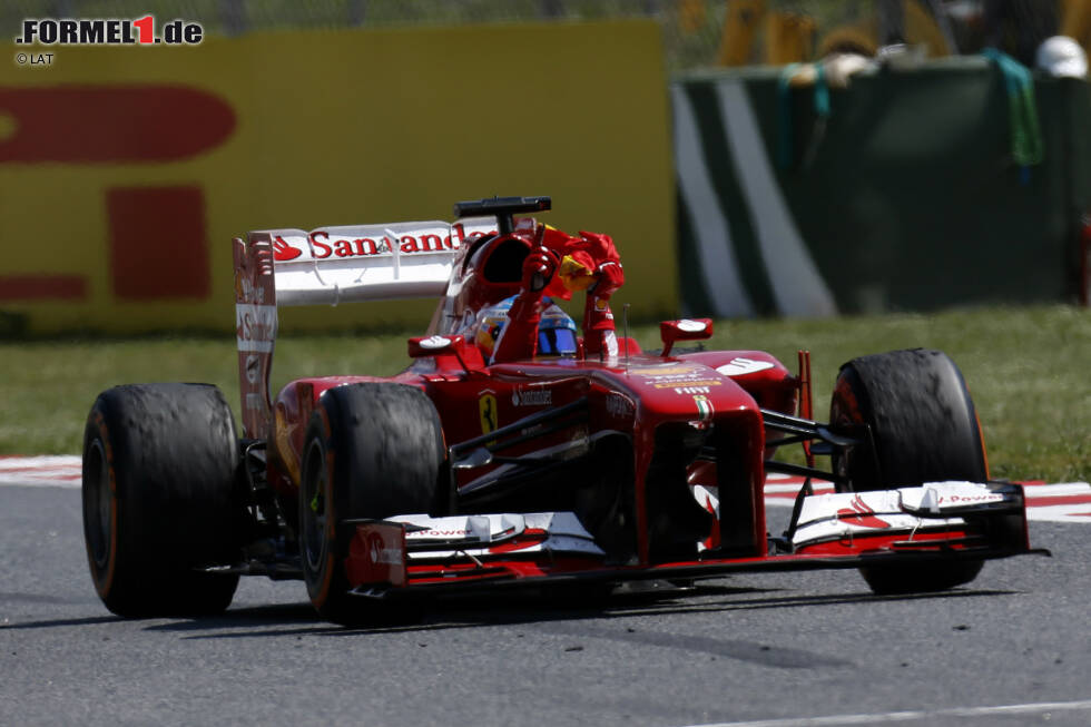 Foto zur News: Aber erst mit Fernando Alonso pilgerten die spanischen Fans zahlreich an die Strecke. Der zweifache Weltmeister gewann sein Heimrennen 2006 und 2013. Spanien 2013 war auch der bislang letzte Sieg von Alonso.