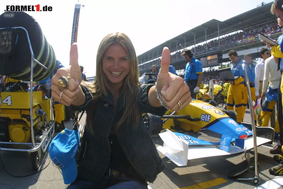 Foto zur News: ... bei Heidi Klum. Sie ließ Briatore nach nur einem Jahr sitzen, als sie mit ihrem ersten Kind schwanger war. Bis heute hat er die Vaterschaft nicht bestätigt und seine vermeintliche Tochter nicht kennengelernt. 2011 sagte Briatore: &quot;Ich bin glücklich, dass Leni mit Seal und Heidi eine wunderbare Familie hat.&quot;