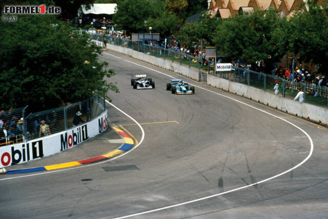 Foto zur News: 1985 hieß der erste Sieger in Adelaide Keke Rosberg in einem Williams. Auch im letzten Rennen "Down Under" 1995 gewann ein Williams-Pilot: Damon Hill. Ein Jahr zuvor musste Hill hier aber seine schlimmste Niederlage einstecken: Nach einer Kollision mit Michael Schumacher musste er dem Benetton-Star zu dessen ersten WM-Titel gratulieren.