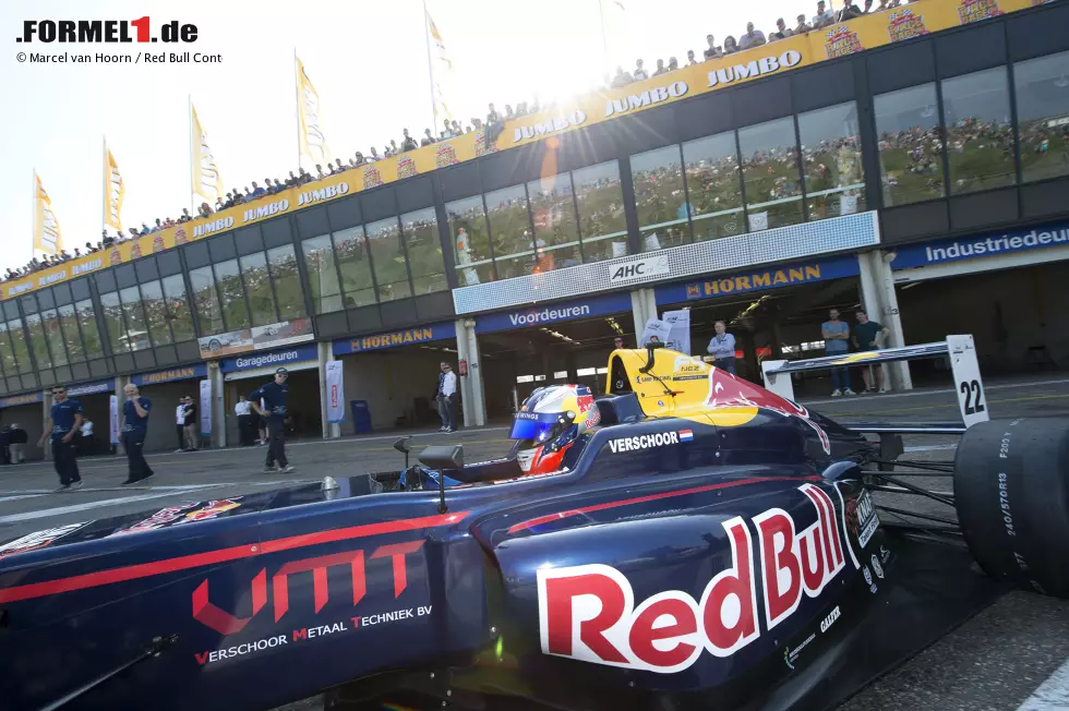 Ein Nachfolger steht schon bereit: Der 15-jährige Richard Verschoor ist gerade erst zum Red-Bull-Junior ernannt worden und darf in seiner Heimat ebenfalls schon mal in einen Formel-1-Boliden steigen. Foto zur News: Ein Nachfolger steht schon bereit: Der 15-jährige Richard Verschoor ist gerade erst zum Red-Bull-Junior ernannt worden und darf in seiner Heimat ebenfalls schon mal in einen Formel-1-Boliden steigen.