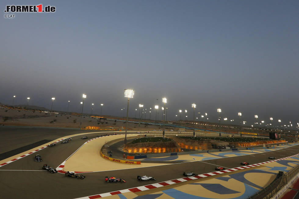 Foto zur News: Der Bahrain-Grand-Prix findet zum zwölften Mal statt. Zum ersten Mal wurde 2004 hier gefahren, 2011 wurde das Rennen abgesagt. 2010 wurde das Rennen auf dem längeren &quot;Langstrecken-Kurs&quot; ausgetragen, der eine zusätzliche Schleife zwischen den Kurven 4 und 5 des sonst genutzten Grand-Prix-Kurses enthält.