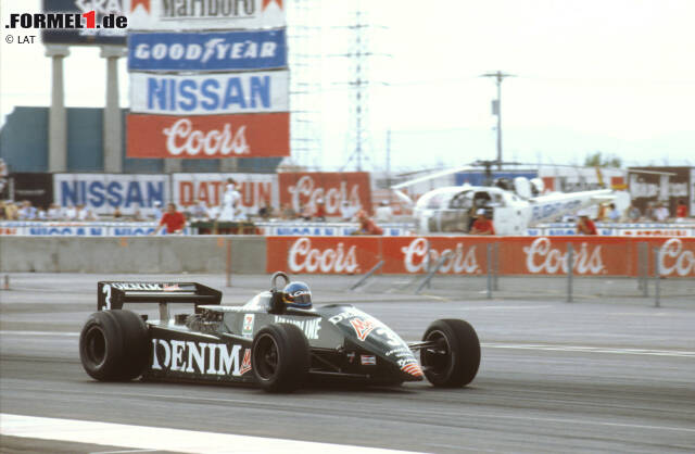 Foto zur News: In der Formel 1 konnte Alboreto trotz des oftmals unterlegenen Materials immer wieder Glanzlichter setzen. Dabei stellte sich der Fußballfan als USA-Experte dar. 1982 siegte er im Tyrrell-Ford im Grand Prix in Las Vegas ...