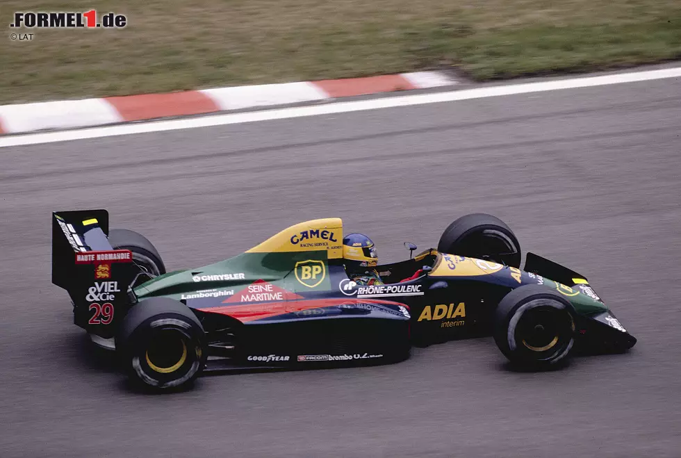 Die zwei folgenden Jahre im Lager der Roten waren von Enttäuschungen geprägt. Ende 1988 war seine Dienstzeit in Maranello beendet, Ferrari fuhr fortan mit Prost/Mansell. Alboreto absolvierte 1989 Rennen für Larousse (Foto) und erneut für Tyrrell. Platz drei in Mexiko war ein Highlight. Foto zur News: Die zwei folgenden Jahre im Lager der Roten waren von Enttäuschungen geprägt. Ende 1988 war seine Dienstzeit in Maranello beendet, Ferrari fuhr fortan mit Prost/Mansell. Alboreto absolvierte 1989 Rennen für Larousse (Foto) und erneut für Tyrrell. Platz drei in Mexiko war ein Highlight.