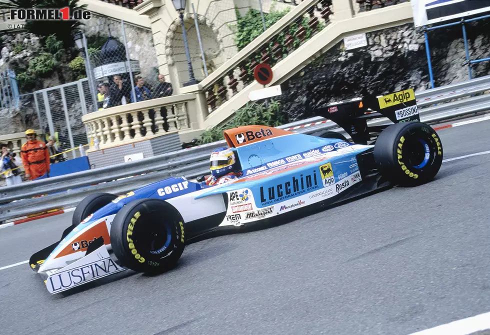 Mit dem kleinen Team aus Faenza, für das Alboreto schon in den Ferrari-Jahren als Test- und Ersatzfahrer aktiv gewesen war, setzte er zum Abschluss seiner Formel-1-Karriere 1994 noch einmal Glanzlichter. Unter anderem wurde sein Husarenritt in Monaco auf Platz sechs mit Punkten belohnt. Foto zur News: Mit dem kleinen Team aus Faenza, für das Alboreto schon in den Ferrari-Jahren als Test- und Ersatzfahrer aktiv gewesen war, setzte er zum Abschluss seiner Formel-1-Karriere 1994 noch einmal Glanzlichter. Unter anderem wurde sein Husarenritt in Monaco auf Platz sechs mit Punkten belohnt.