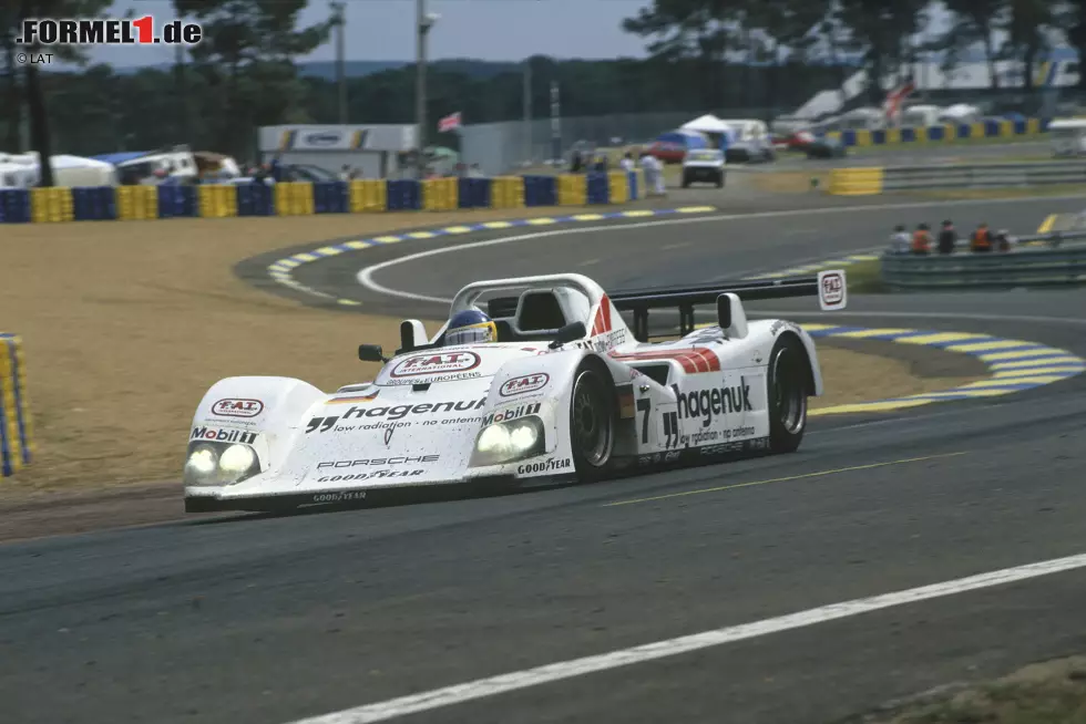Die wesentlich größeren Erfolge gab es fortan auf der Langstrecke. Nach einem kurzen Intermezzo mit Alfa Romeo in der DTM wechselte Alboreto 1996 in die IRL und schloss sich Joest-Porsche in Le Mans an. Im ersten Jahr gab es an der Sarthe einen Ausfall, aber dann kam das Jahr 1997 ... Foto zur News: Die wesentlich größeren Erfolge gab es fortan auf der Langstrecke. Nach einem kurzen Intermezzo mit Alfa Romeo in der DTM wechselte Alboreto 1996 in die IRL und schloss sich Joest-Porsche in Le Mans an. Im ersten Jahr gab es an der Sarthe einen Ausfall, aber dann kam das Jahr 1997 ...