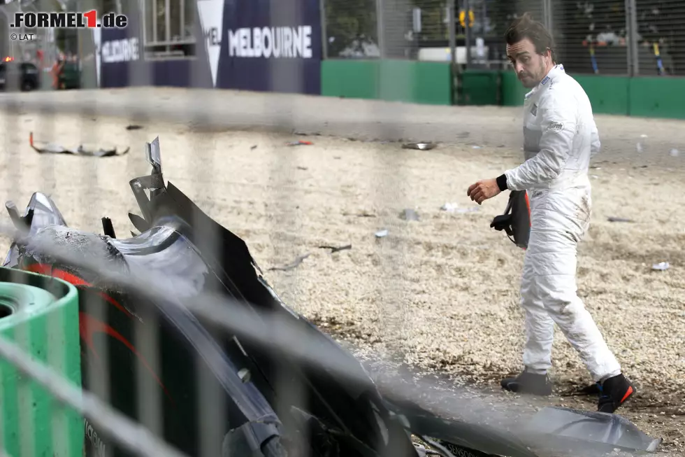 Foto zur News: Kaum eine Verbindung zwischen einem Formel-1-Fahrer und einem Team ist so wechselvoll wie die des Fernando Alonso zu McLaren - spöttisch ausgedrückt eine Daily Soap. Die guten und die schlechten Zeiten in Woking warteten nicht nur mit Spionage, einer angeblichen Erpressung und vermeintlicher Amnesie auf: die Höhen und Tiefen.