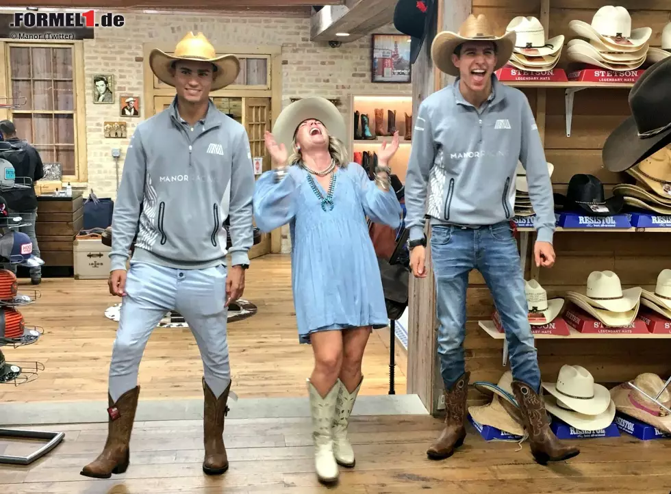 Urteilen Sie selbst: Machen die Manor-Rookies in Cowboystiefeln genauso gute Figur wie Daniel Ricciardo? Die Dame scheint da skeptisch zu sein, ... Foto zur News: Urteilen Sie selbst: Machen die Manor-Rookies in Cowboystiefeln genauso gute Figur wie Daniel Ricciardo? Die Dame scheint da skeptisch zu sein, ...