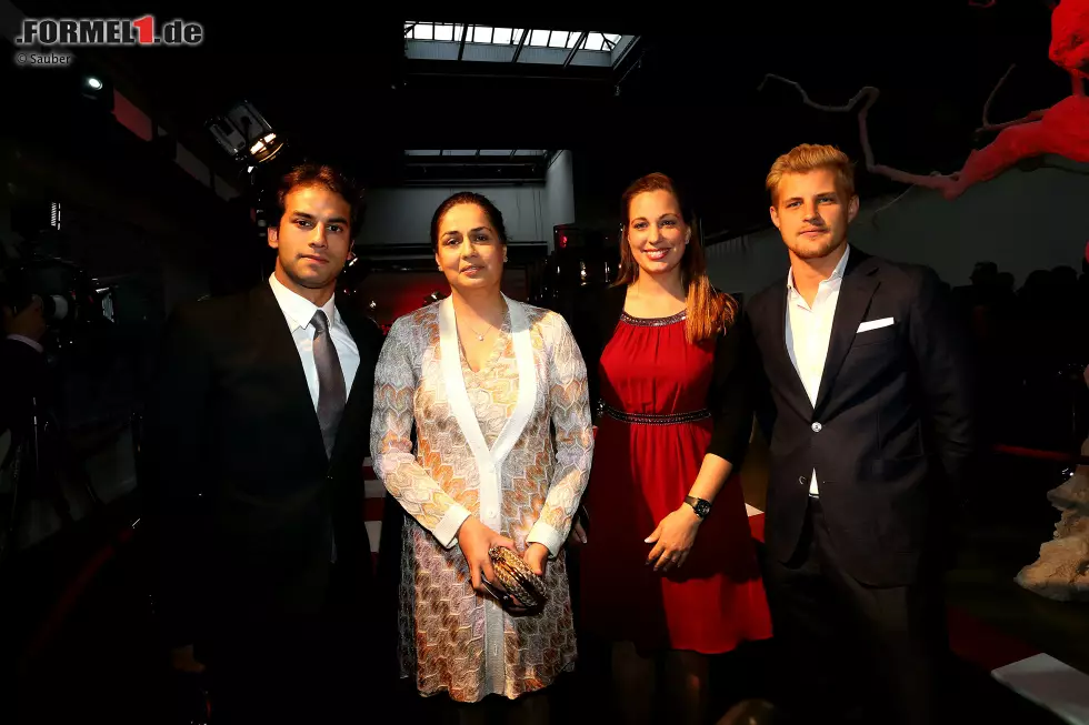 Foto zur News: Formel-1-Gala mit prominenten Gästen. Im Bild Sauber-Chefin Monisha Kaltenborn mit ihren beiden Fahrern Felipe Nasr und Marcus Ericsson. Die haben den smarten Anzug nach der Fashion-Show in Monaco gleich im Koffer gelassen.