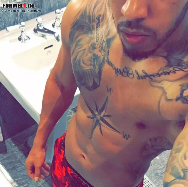 Foto zur News: Lewis Hamilton posiert gern und oft mit nacktem Oberkörper auf Instagram. Das kommt bei seinen weiblichen Fans wahrscheinlich viel besser an als bei seinen Fahrerkollegen, ...