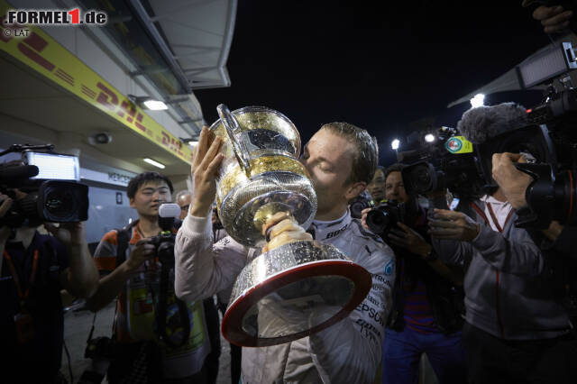 Foto zur News: Läuft! Zweiter Sieg im zweiten Rennen für Nico Rosberg. Gutes Omen: Die letzten vier Bahrain-Sieger wurden anschließend Weltmeister. Und Fahrer, die fünf Rennen hintereinander gewonnen haben, aber nie Weltmeister wurden, hat es in der Formel-1-Geschichte überhaupt noch nie gegeben.