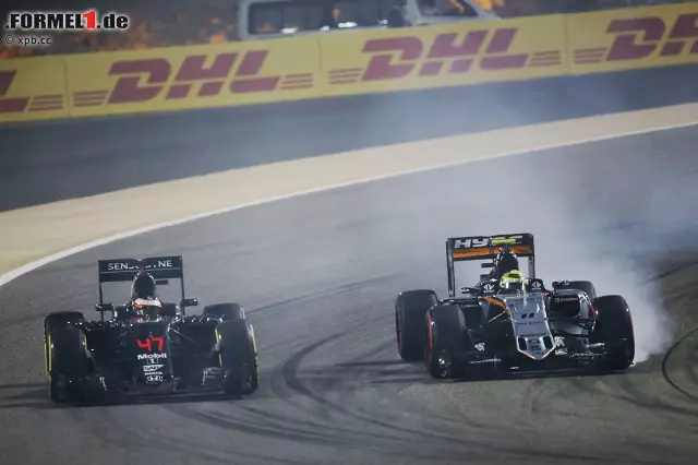 Herzerfrischend wie in der GP2: Fernando Alonsos Ersatzmann Vandoorne schlägt Button im Qualifying, zeigt im Rennen tolles Zweikampfverhalten (etwa bei seinen Überholmanövern gegen beide Force Indias) und wird dafür mit seinem ersten WM-Punkt im ersten Grand Prix belohnt. Foto zur News: Herzerfrischend wie in der GP2: Fernando Alonsos Ersatzmann Vandoorne schlägt Button im Qualifying, zeigt im Rennen tolles Zweikampfverhalten (etwa bei seinen Überholmanövern gegen beide Force Indias) und wird dafür mit seinem ersten WM-Punkt im ersten Grand Prix belohnt.