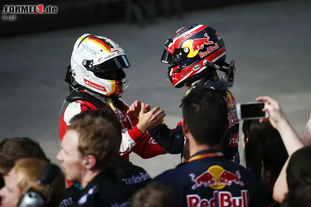 Nach dem Rennen geht's zwischen Vettel und Kwjat hoch her: "Du kamst wie ein Torpedo angeschossen!", ärgert sich Vettel. Kwjat, cool: "Come on, I was racing! Wir stehen auf dem Podium, reg dich nicht auf!" Und Red Bulls Christian Horner meint: "Wenn Seb das Replay gesehen hat, wird er sich beruhigen." Womit er recht behalten sollte... Foto zur News: Nach dem Rennen geht's zwischen Vettel und Kwjat hoch her: "Du kamst wie ein Torpedo angeschossen!", ärgert sich Vettel. Kwjat, cool: "Come on, I was racing! Wir stehen auf dem Podium, reg dich nicht auf!" Und Red Bulls Christian Horner meint: "Wenn Seb das Replay gesehen hat, wird er sich beruhigen." Womit er recht behalten sollte...