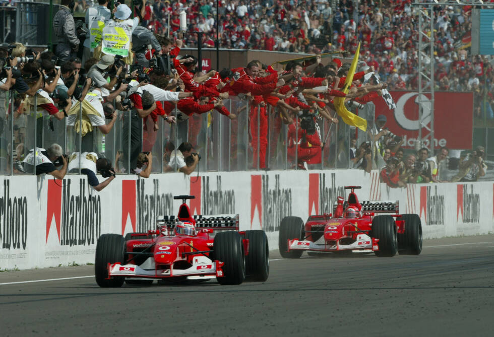 Foto zur News: Ferrari startet mit dem F2001B in die Saison 2002 und bringt den Nachfolger erst später. Dann fährt der F2002 aber alles in Grund und Boden und gewinnt bei 15 Einsätzen 14-mal! Die sensationelle Siegquote von 93 Prozent sinkt jedoch später, weil das Auto auch Anfang 2003 noch viermal zum Einsatz kommt und da nur einen weiteren Sieg holt.
