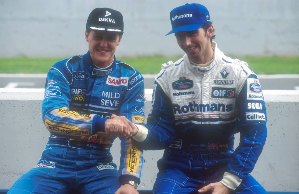Foto zur News: Knapp vorbei: Beinahe hätte auch Damon Hill 1994 seinen Rückstand von 31 Punkten gutgemacht. Der Brite profitiert davon, dass Michael Schumacher zweimal disqualifiziert wird und für zwei Rennen gesperrt wird. Mit einem Zähler Rückstand geht er ins Finale nach Adelaide, doch nach einer Kollision ist Schumacher Weltmeister.