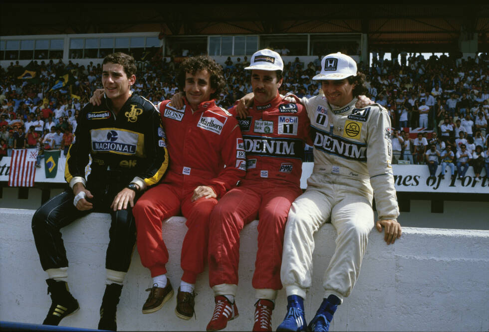 Foto zur News: Der berühmteste Vierkampf der Formel-1-Geschichte: Ayrton Senna, Alain Prost, Nigel Mansell und Nelson Piquet kämpfen 1986 um die Krone. Besonders unter Druck steht Titelverteidiger Prost nach seiner Disqualifikation in Monza. Zwei Rennen vor Schluss hat der Franzose elf Punkte Rückstand auf Mansell (bei noch 18 zu vergebenen).