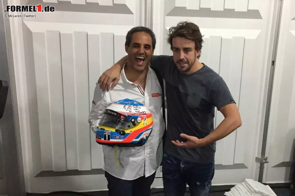 ... ebenso wie jene von Juan Pablo Montoya und Fernando Alonso. Aber weil Senor Montoya gerade keinen dabei hat, muss er seinen Teil der Abmachung nachliefern. Per Post. Foto zur News: ... ebenso wie jene von Juan Pablo Montoya und Fernando Alonso. Aber weil Senor Montoya gerade keinen dabei hat, muss er seinen Teil der Abmachung nachliefern. Per Post.