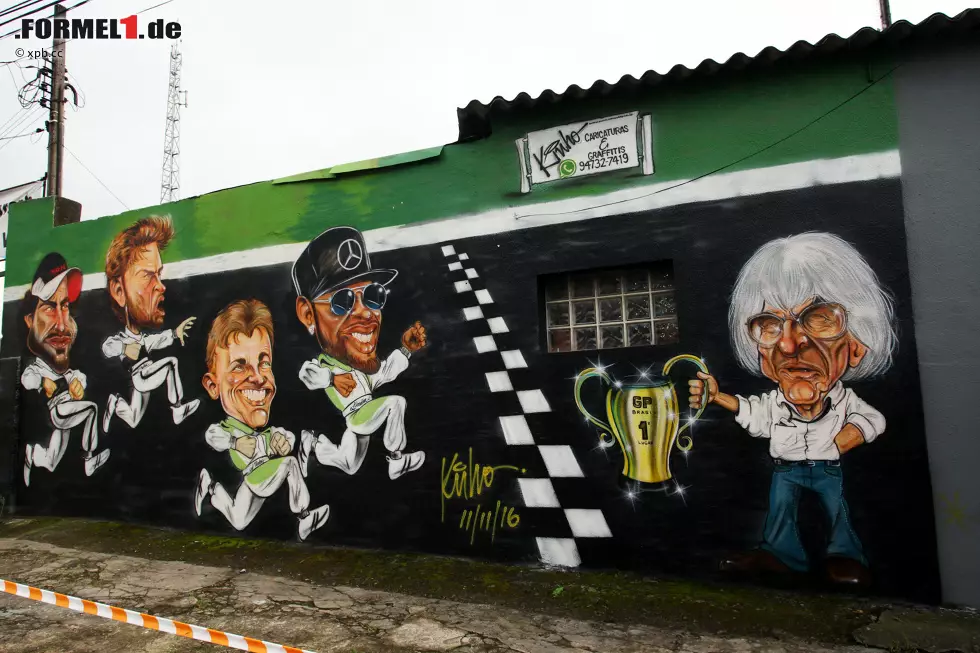 Foto zur News: Mit diesem Graffiti im Autodromo Jose Carlos Pace in Interlagos (&quot;Zwischen den Seen&quot;) hat Hamilton freilich nichts zu tun. Sie wollen so eine Karikatur bei sich zu Hause im Wohnzimmer haben? Kein Problem, die Kontaktnummer des Künstlers steht ja dabei...