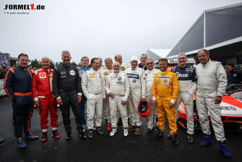 Legenden wie Niki Lauda und Gerhard Berger dürfen in Österreich auch 2016 im Rahmenprogramm ausrücken. Die Rennoveralls zwicken zwar beim einen oder anderen schon etwas, ... Foto zur News: Legenden wie Niki Lauda und Gerhard Berger dürfen in Österreich auch 2016 im Rahmenprogramm ausrücken. Die Rennoveralls zwicken zwar beim einen oder anderen schon etwas, ...
